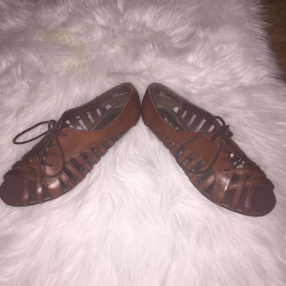 Coach Brown Leather heeled lace up sandals - Picture 4 of 8